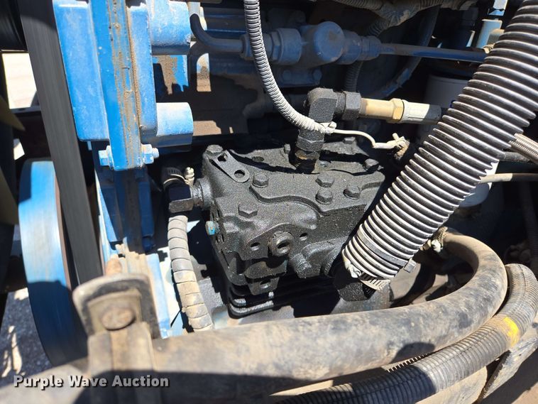 image for item EJ8723 2002 International 4900 grapple crane truck