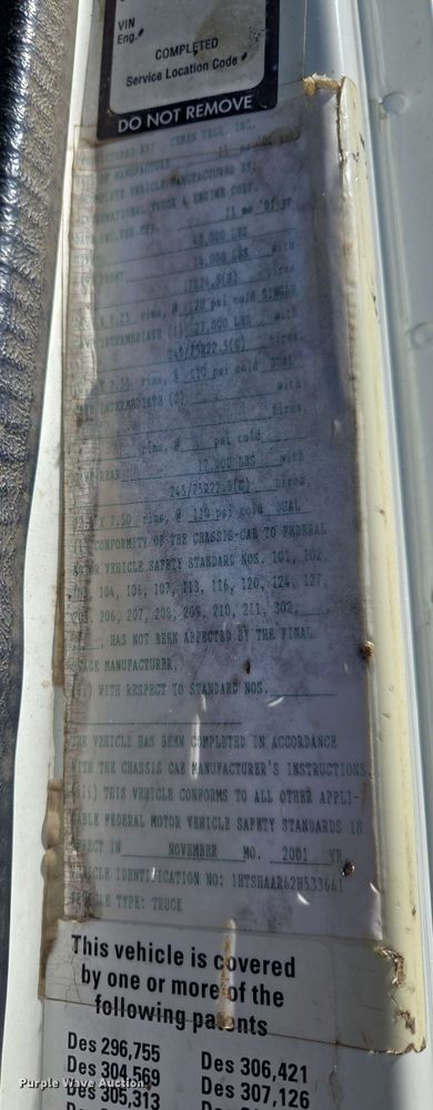 image for item EJ8723 2002 International 4900 grapple crane truck