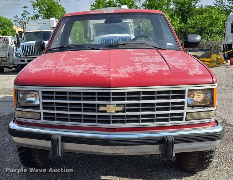 image for item EJ8724 1988 Chevrolet K3500 pickup truck