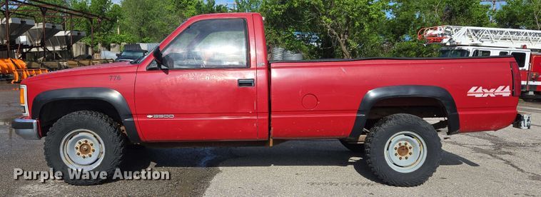 image for item EJ8724 1988 Chevrolet K3500 pickup truck