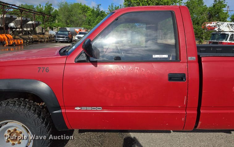 image for item EJ8724 1988 Chevrolet K3500 pickup truck