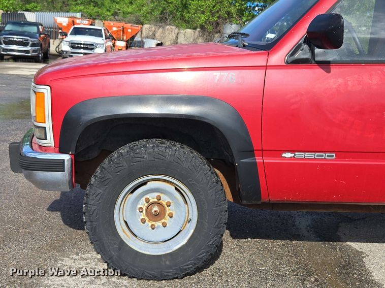 image for item EJ8724 1988 Chevrolet K3500 pickup truck