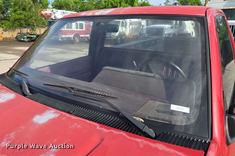 image for item EJ8724 1988 Chevrolet K3500 pickup truck