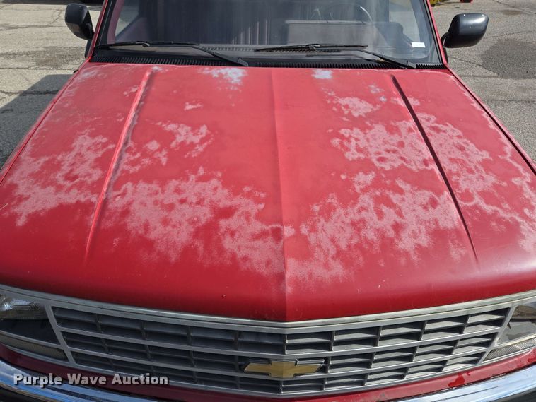 image for item EJ8724 1988 Chevrolet K3500 pickup truck