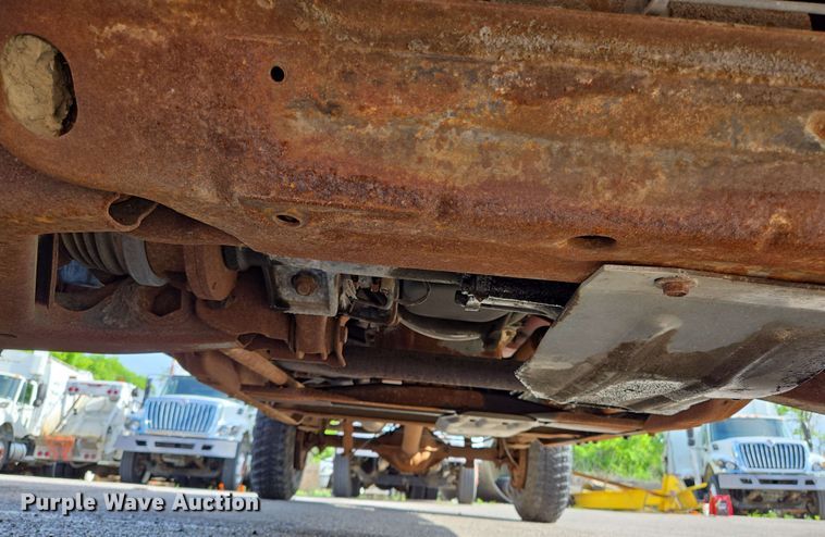 image for item EJ8724 1988 Chevrolet K3500 pickup truck