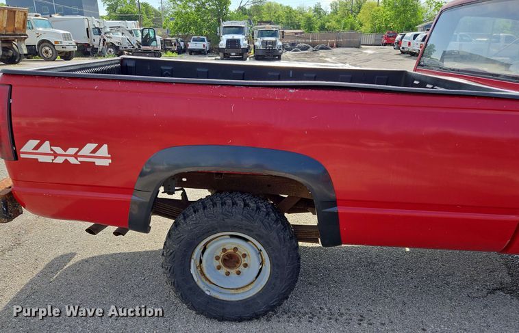 image for item EJ8724 1988 Chevrolet K3500 pickup truck