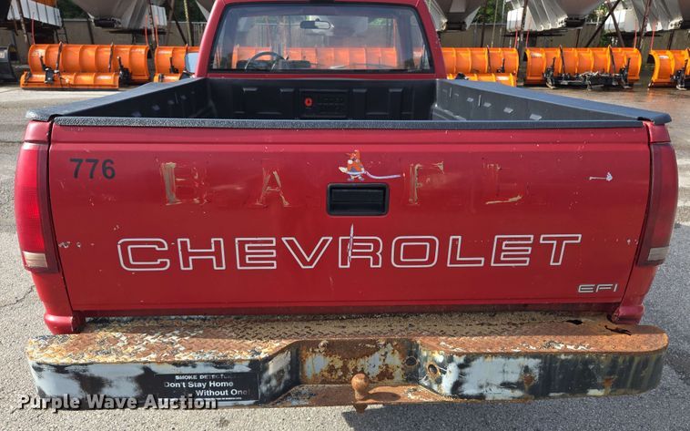 image for item EJ8724 1988 Chevrolet K3500 pickup truck