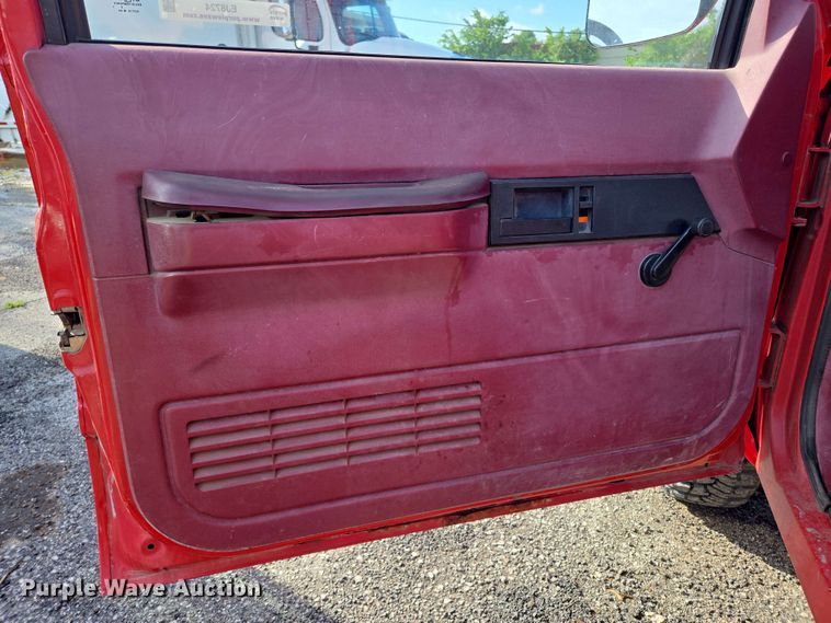 image for item EJ8724 1988 Chevrolet K3500 pickup truck