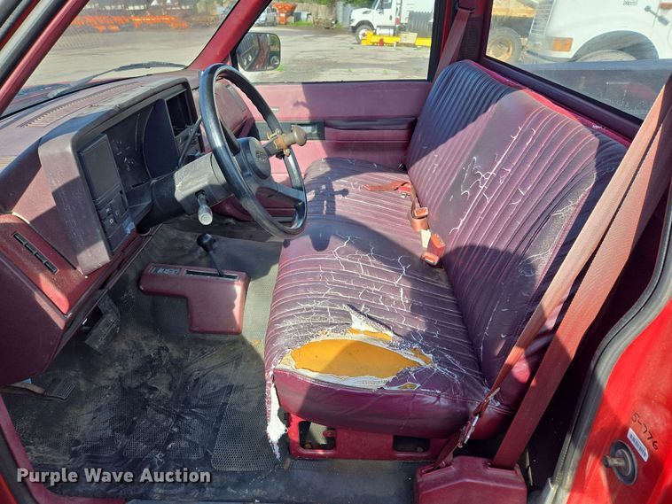 image for item EJ8724 1988 Chevrolet K3500 pickup truck