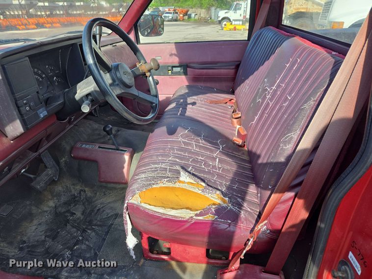 image for item EJ8724 1988 Chevrolet K3500 pickup truck