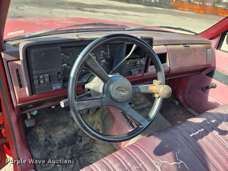 image for item EJ8724 1988 Chevrolet K3500 pickup truck