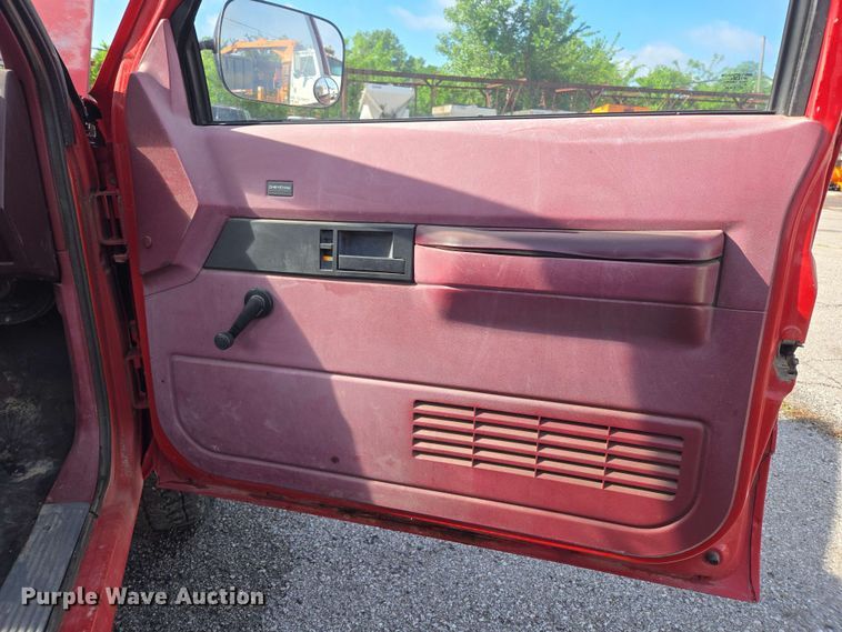 image for item EJ8724 1988 Chevrolet K3500 pickup truck