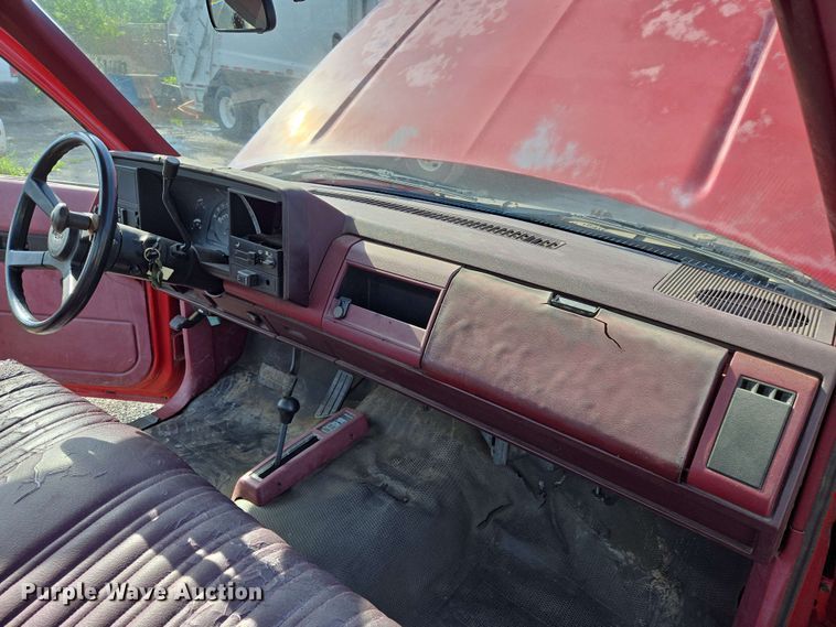 image for item EJ8724 1988 Chevrolet K3500 pickup truck