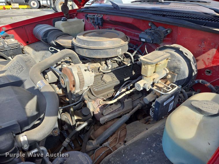 image for item EJ8724 1988 Chevrolet K3500 pickup truck