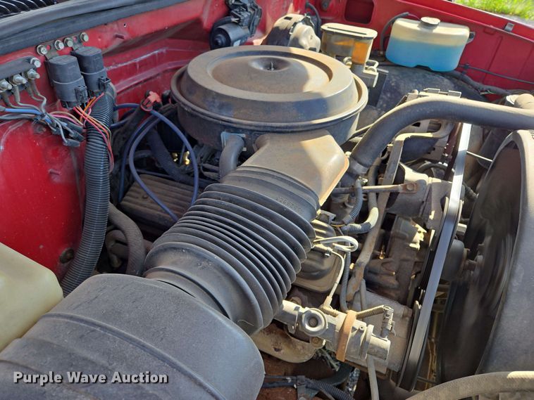 image for item EJ8724 1988 Chevrolet K3500 pickup truck