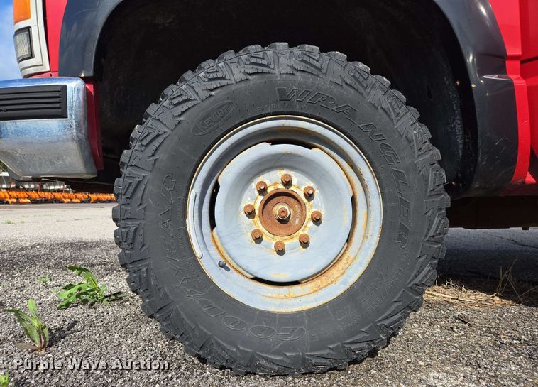 image for item EJ8724 1988 Chevrolet K3500 pickup truck