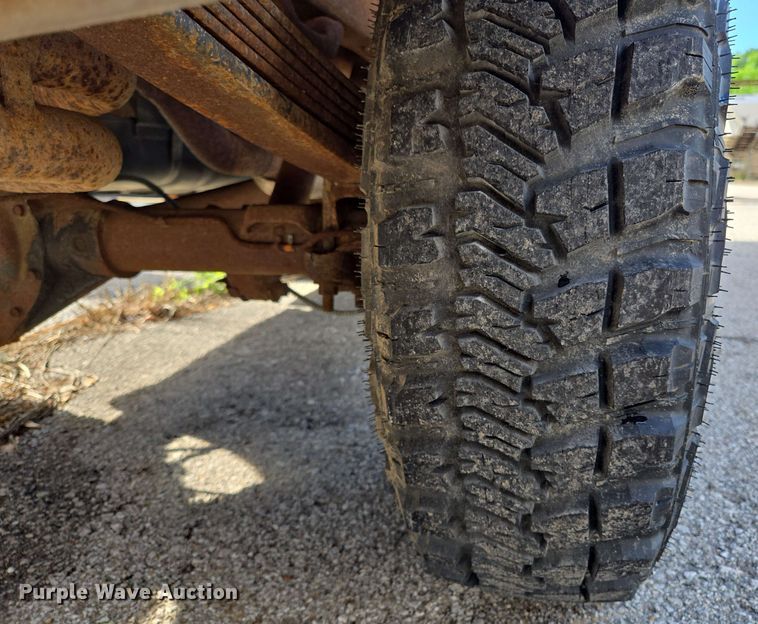 image for item EJ8724 1988 Chevrolet K3500 pickup truck