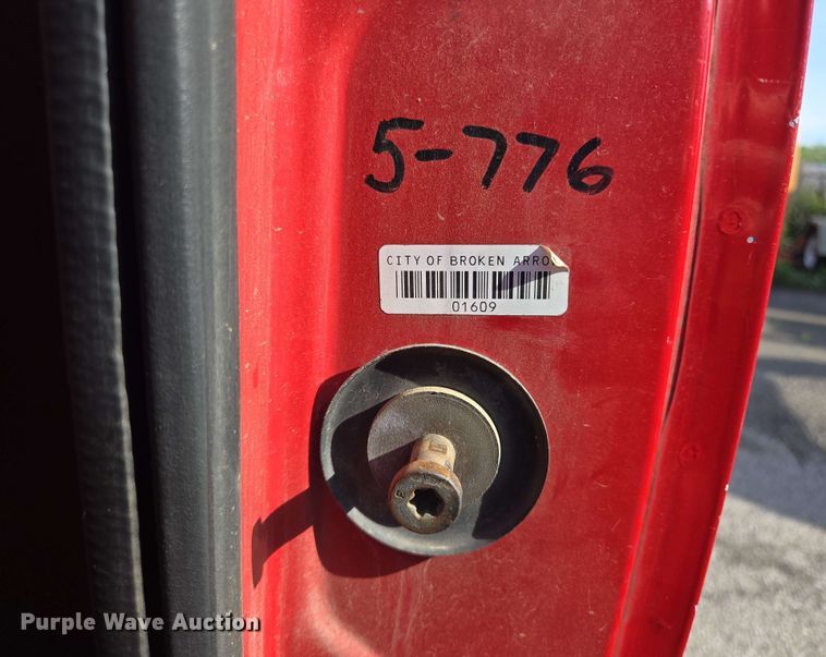 image for item EJ8724 1988 Chevrolet K3500 pickup truck