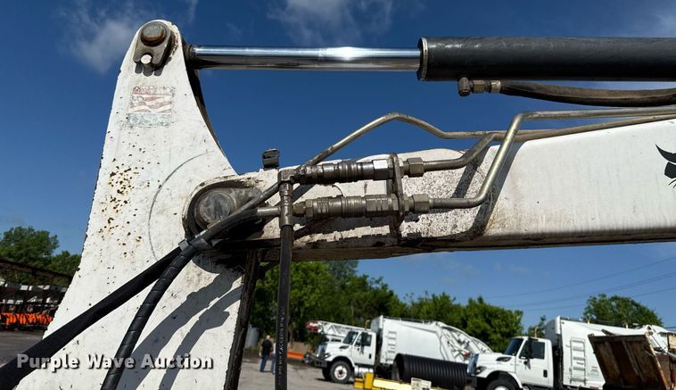 image for item EJ8729 2009 Bobcat 337G mini excavator