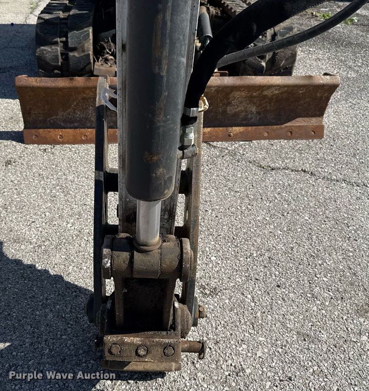 image for item EJ8729 2009 Bobcat 337G mini excavator