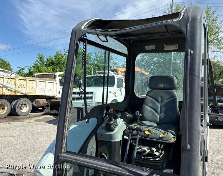 image for item EJ8729 2009 Bobcat 337G mini excavator