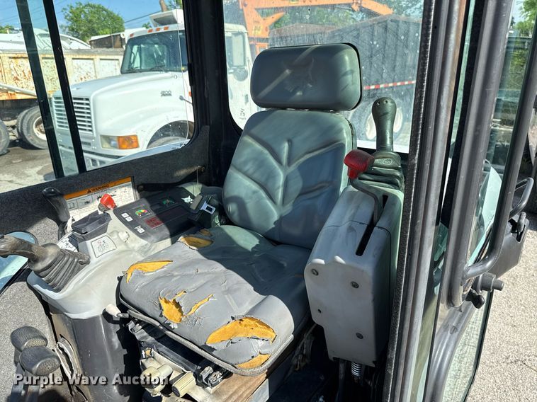 image for item EJ8729 2009 Bobcat 337G mini excavator