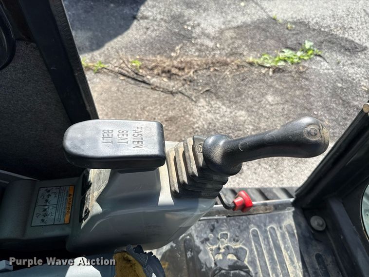 image for item EJ8729 2009 Bobcat 337G mini excavator