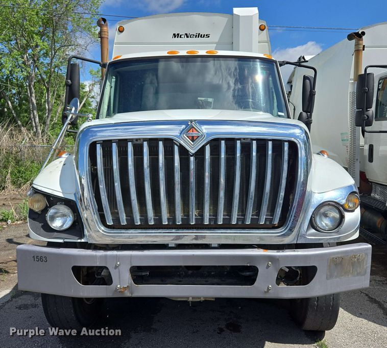 image for item EJ8730 2016 International 7400 refuse truck