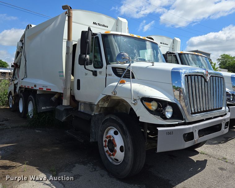image for item EJ8730 2016 International 7400 refuse truck