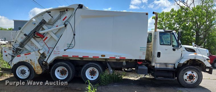 image for item EJ8730 2016 International 7400 refuse truck