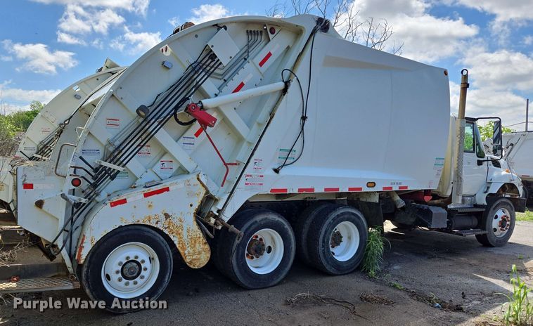 image for item EJ8730 2016 International 7400 refuse truck