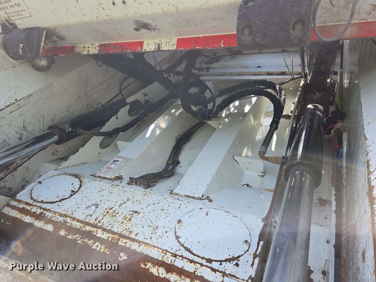 image for item EJ8730 2016 International 7400 refuse truck