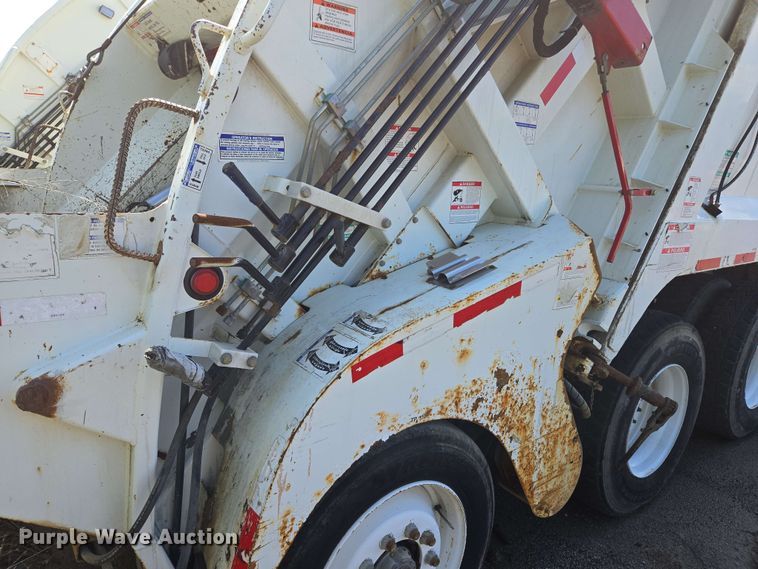 image for item EJ8730 2016 International 7400 refuse truck