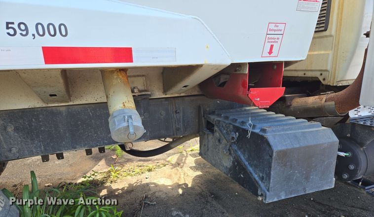 image for item EJ8730 2016 International 7400 refuse truck