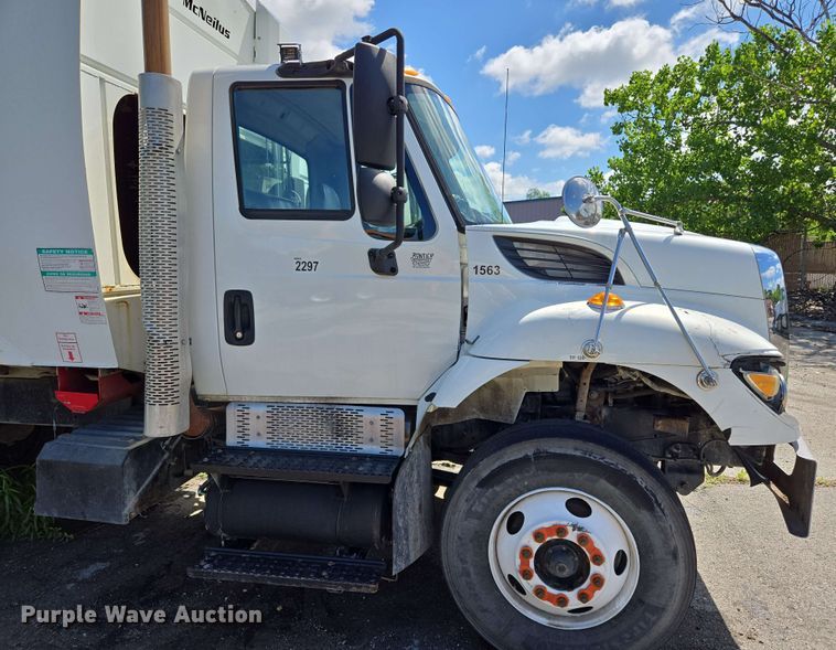 image for item EJ8730 2016 International 7400 refuse truck