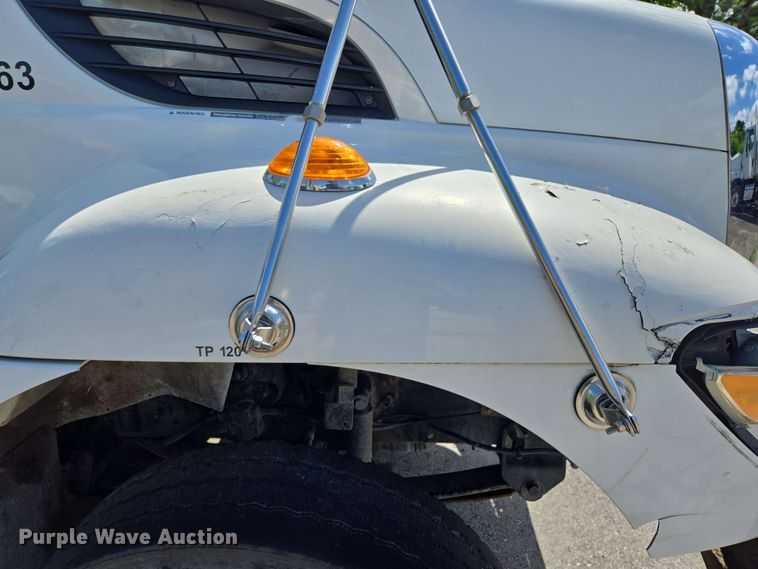 image for item EJ8730 2016 International 7400 refuse truck