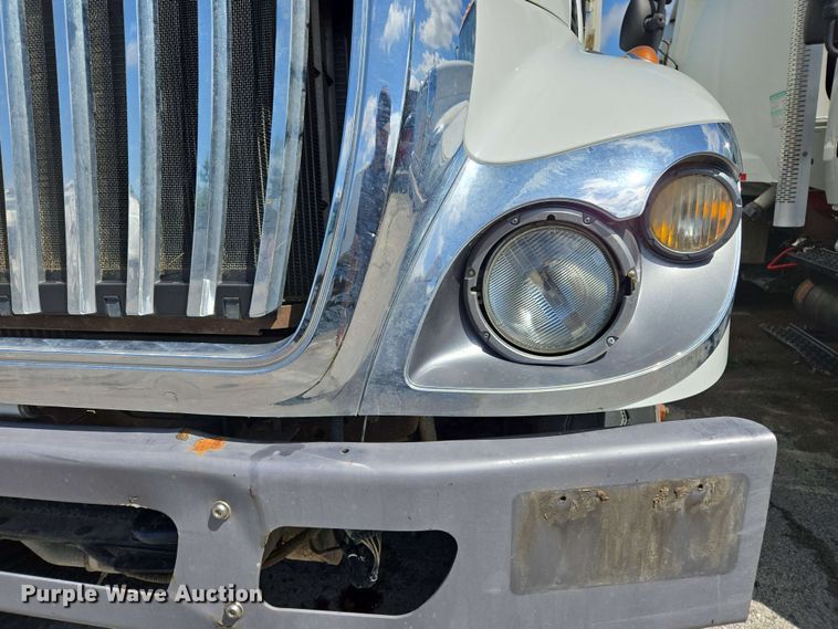 image for item EJ8730 2016 International 7400 refuse truck