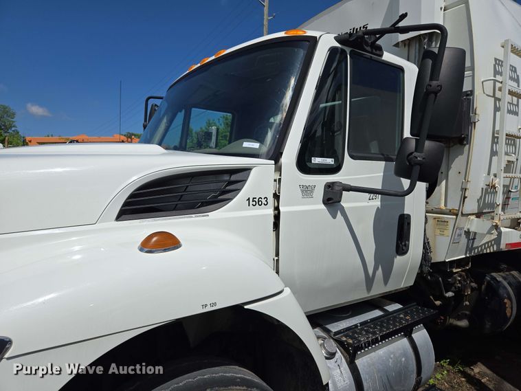 image for item EJ8730 2016 International 7400 refuse truck