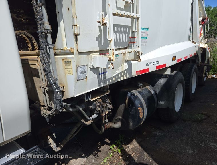 image for item EJ8730 2016 International 7400 refuse truck