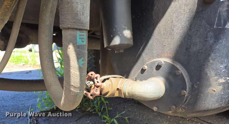 image for item EJ8730 2016 International 7400 refuse truck