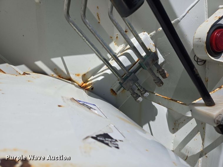 image for item EJ8730 2016 International 7400 refuse truck