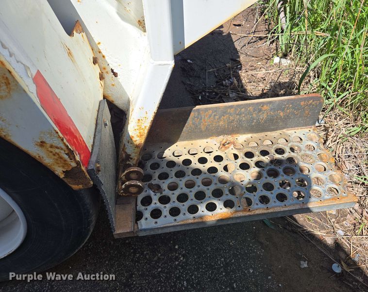 image for item EJ8730 2016 International 7400 refuse truck