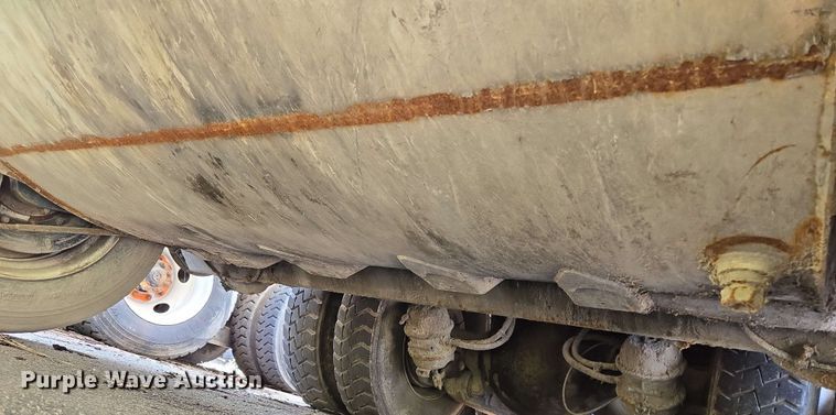 image for item EJ8730 2016 International 7400 refuse truck