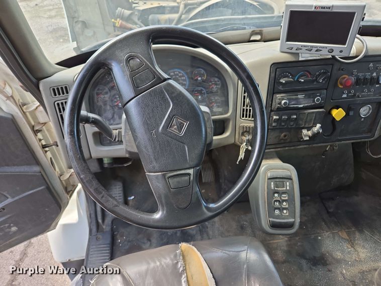 image for item EJ8730 2016 International 7400 refuse truck