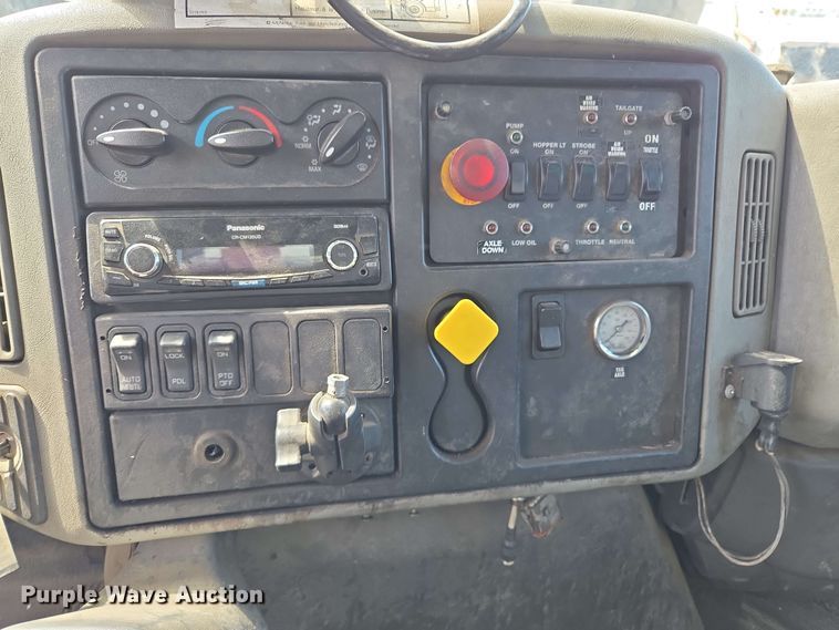 image for item EJ8730 2016 International 7400 refuse truck