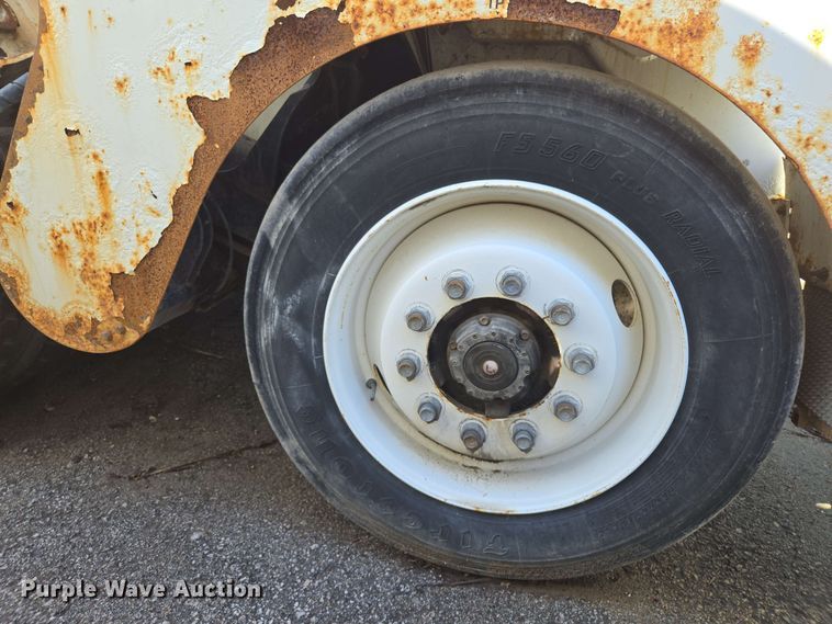 image for item EJ8730 2016 International 7400 refuse truck