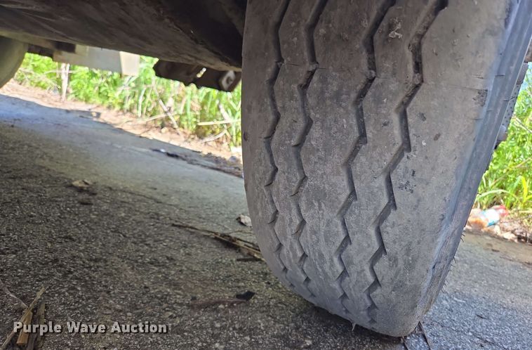 image for item EJ8730 2016 International 7400 refuse truck