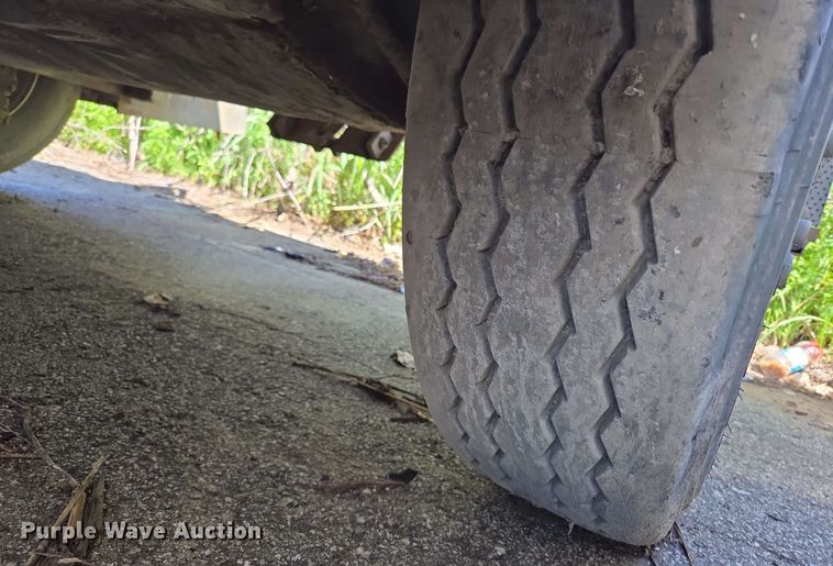 image for item EJ8730 2016 International 7400 refuse truck