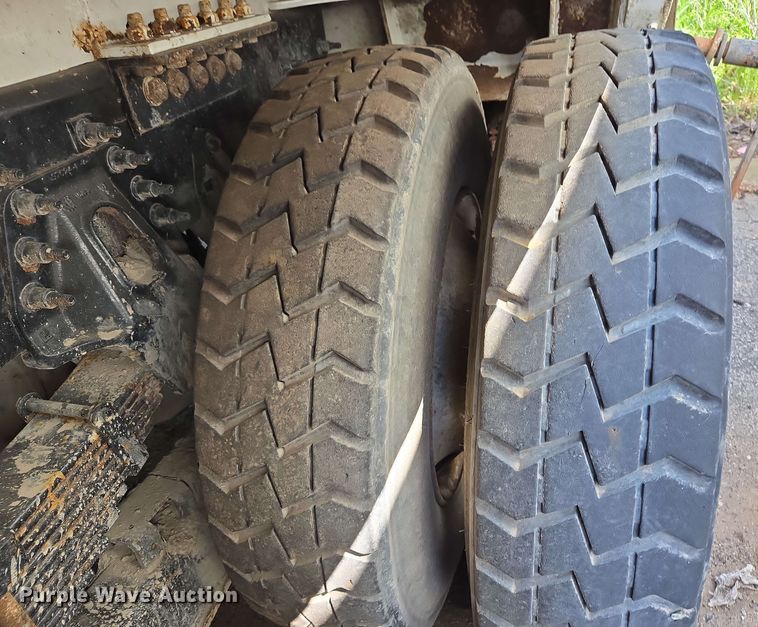 image for item EJ8730 2016 International 7400 refuse truck