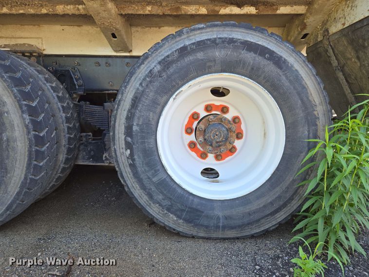 image for item EJ8730 2016 International 7400 refuse truck